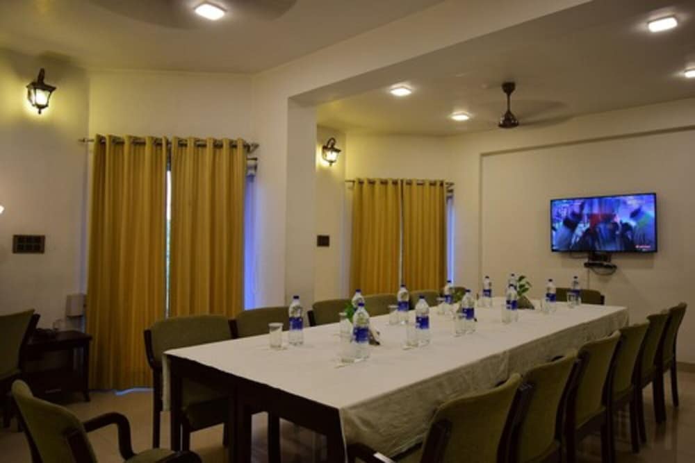 Фото Hotel Shikha Jaipur City Centre