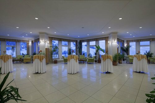 Гостиница Palan Ski & Convention Resort Hotel в Азизие