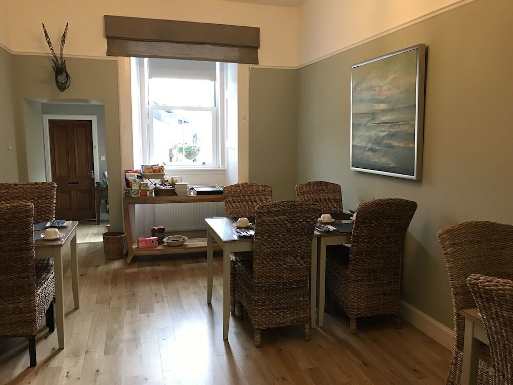 Фото Bythesea Guest House