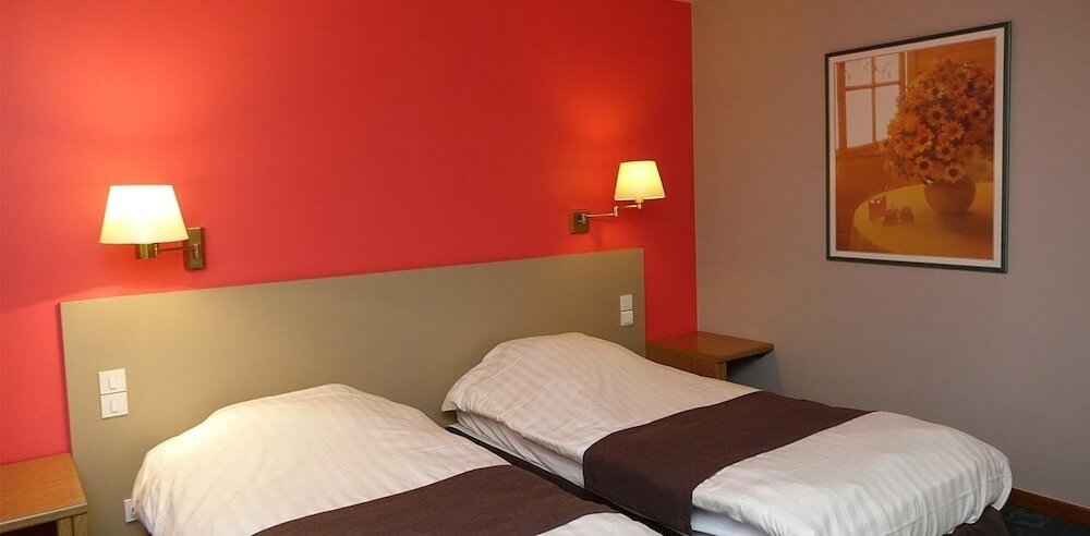 Фото Hostellerie La Villa Des Roses