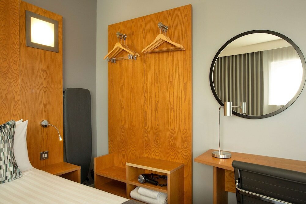 Фото Ramada by Wyndham Belfast City Centre