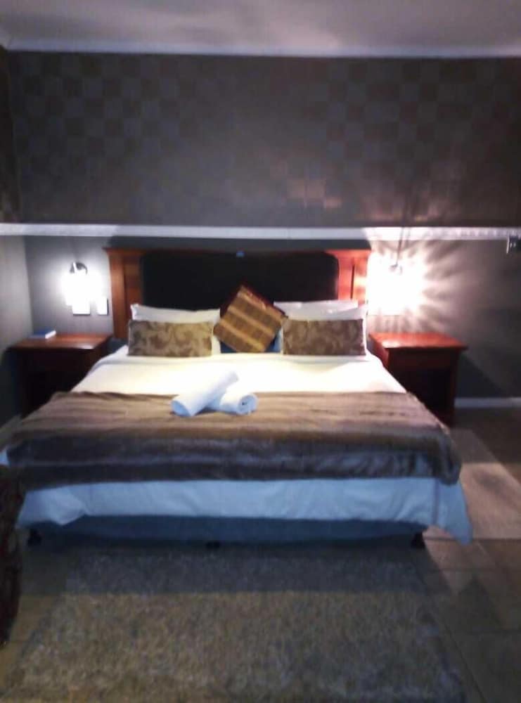 Фото Bread & Barrel Bellville Guesthouse