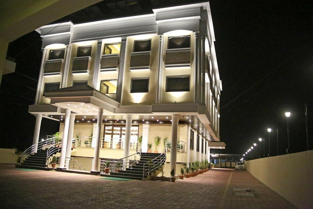 Фото Hotel Lavanya Palace
