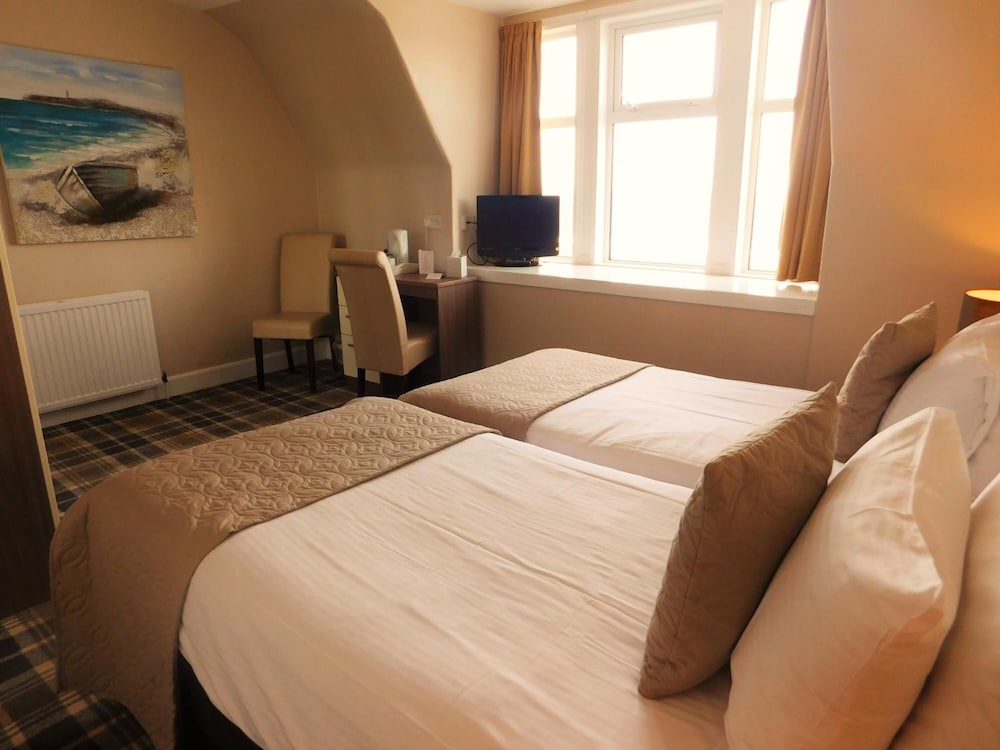 Фото Cullen Bay Hotel