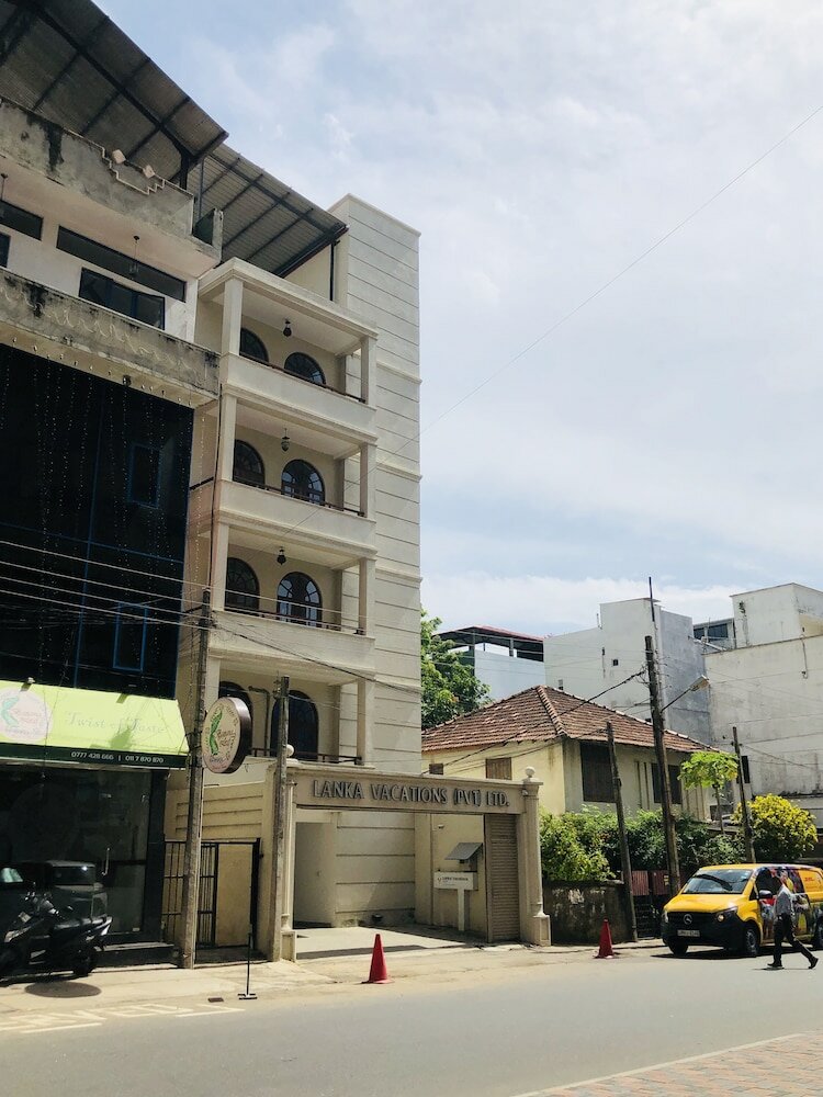 Фото The Apartments by Lanka Vacations