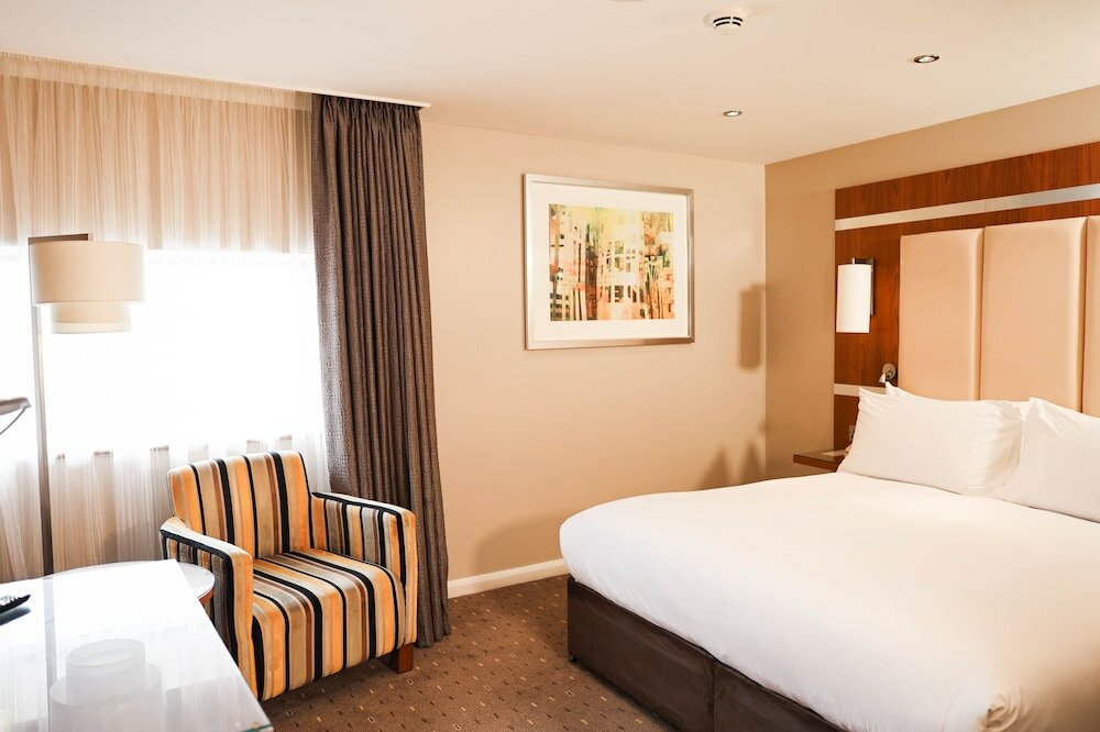Фото DoubleTree by Hilton Milton Keynes