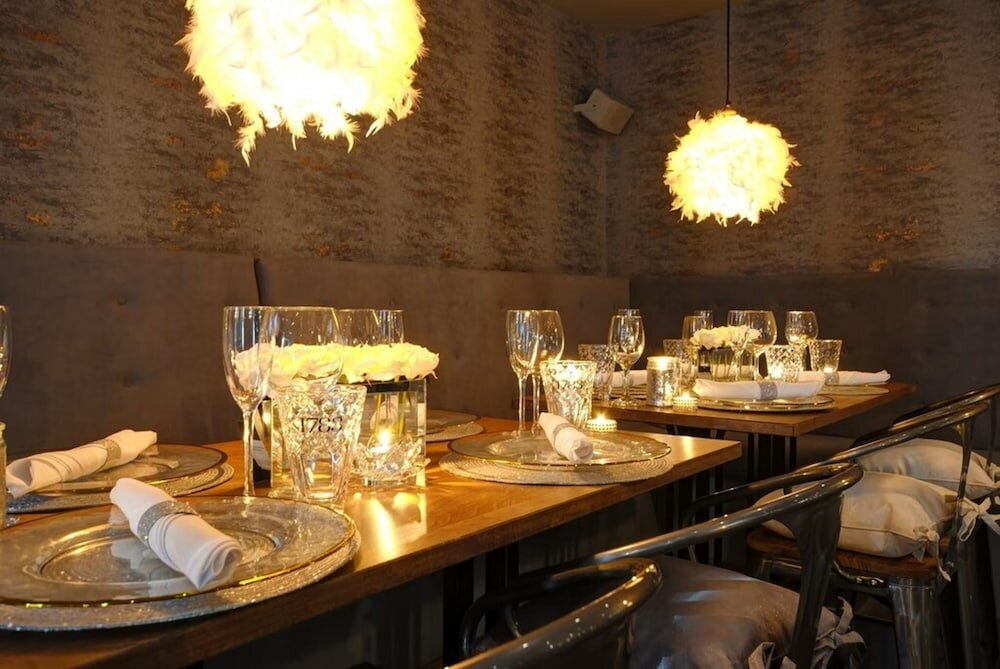 Фото The Royal Hotel Crewe