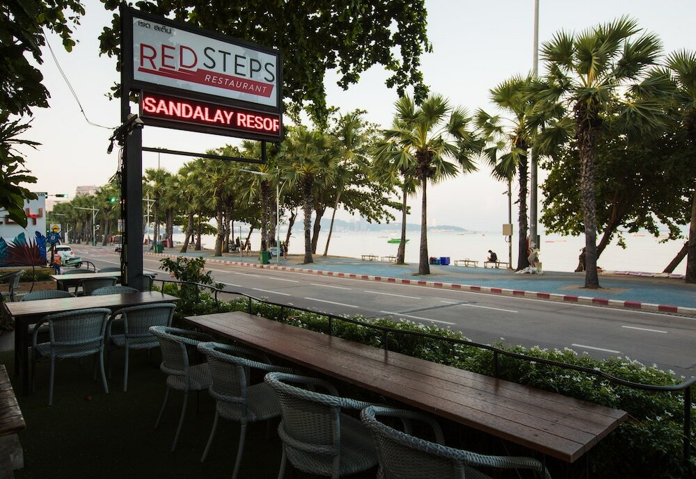 Фото Sandalay Resort Pattaya