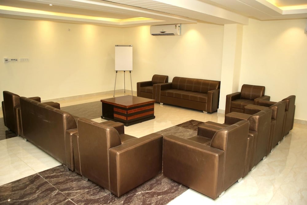 Фото Hotel Lavanya Palace