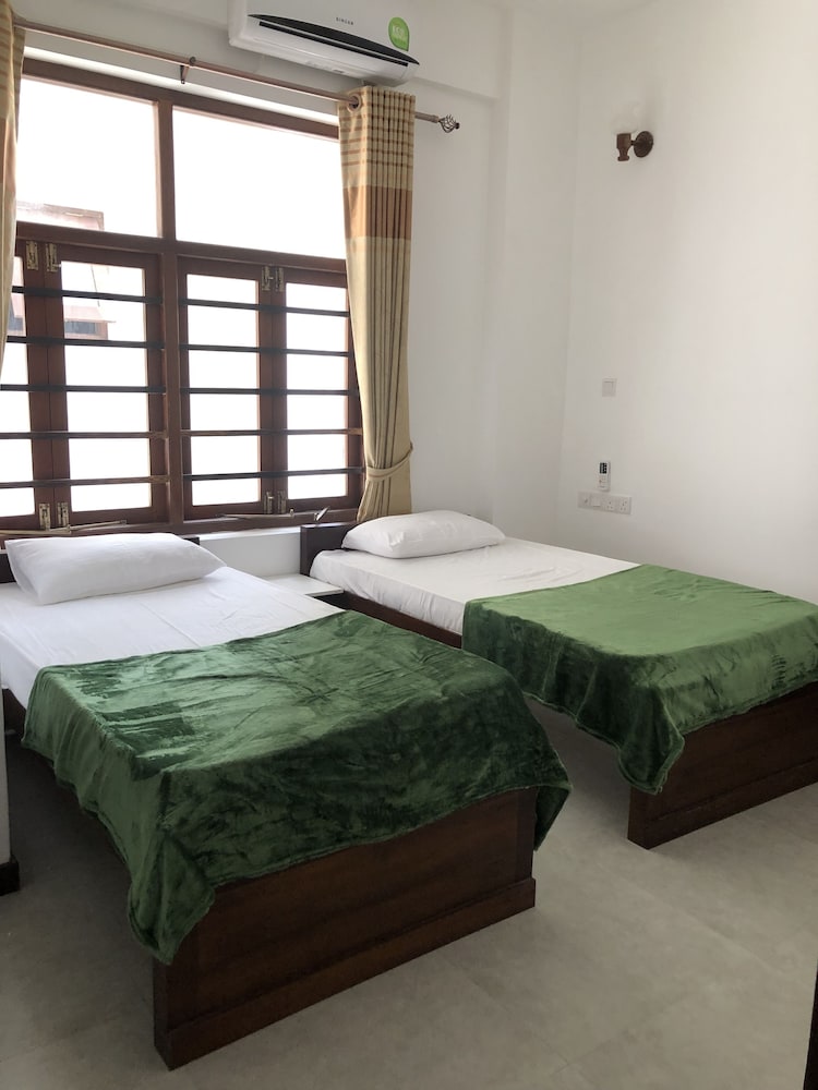 Фото The Apartments by Lanka Vacations