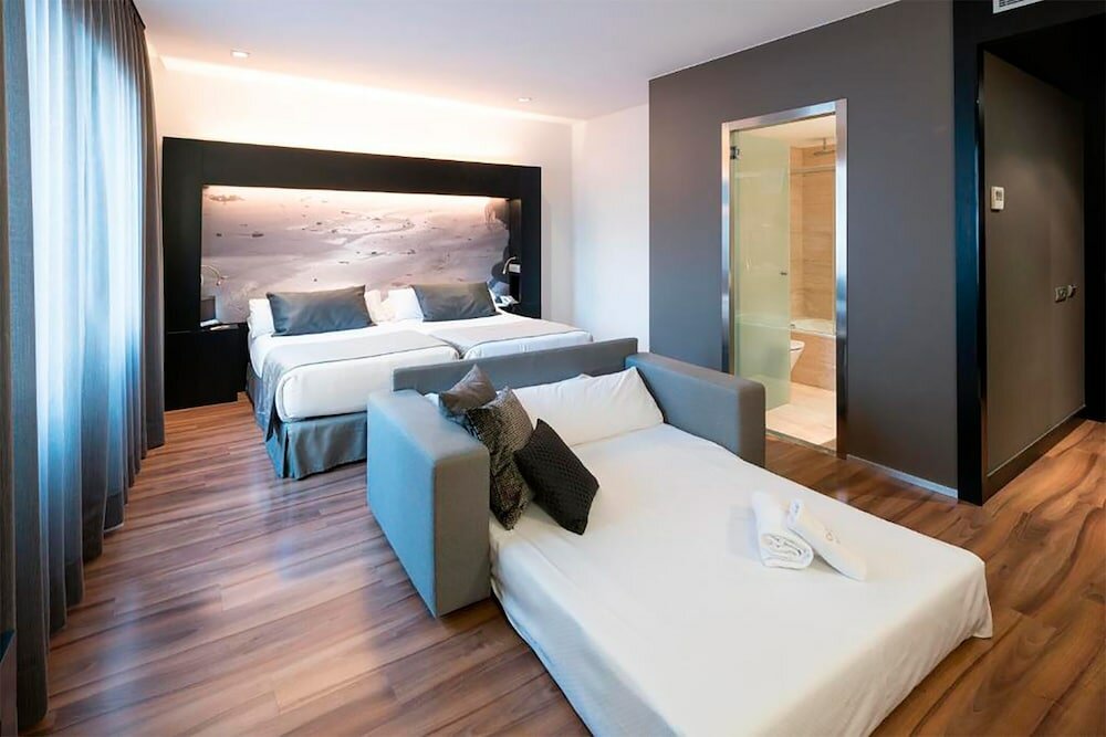 Фото Catalonia Catedral Hotel