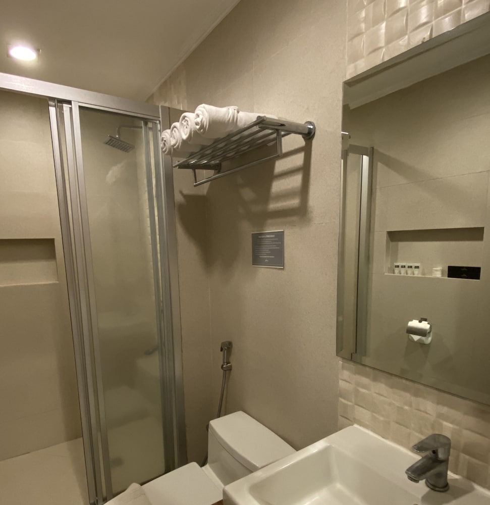 Фото The Lakeview Suites by Cocotel