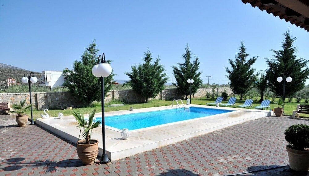 Фото Angelos Kandia Apartments