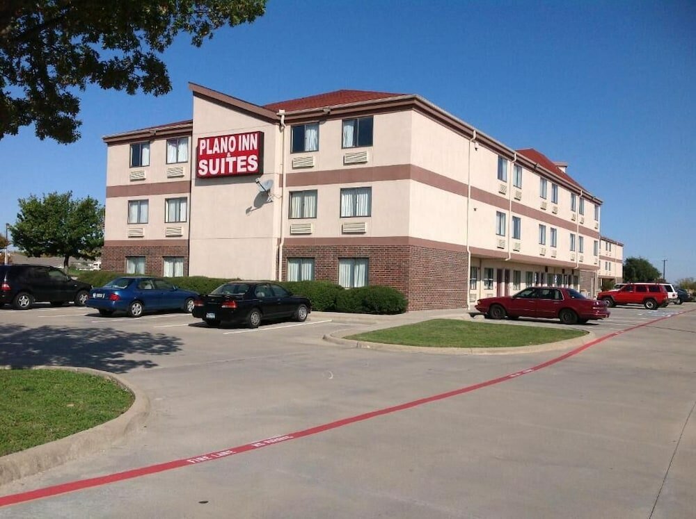 Фото Plano Inn & Suites