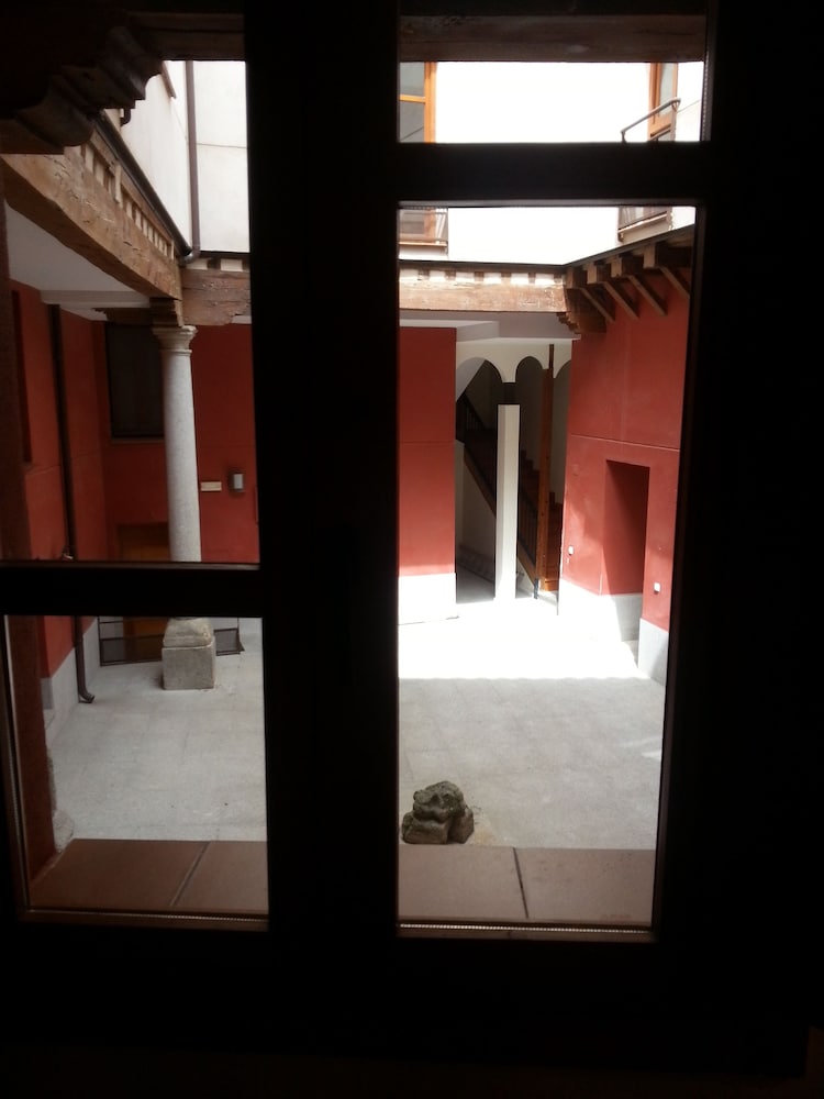 Фото Duplex University City Centre