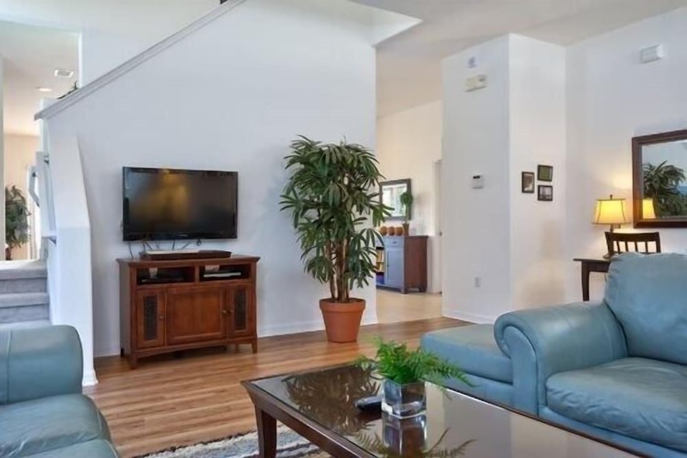 Фото Ov3231 - Marbella Resort - 5 Bed 3.5 Baths Villa