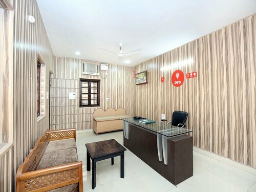 Гостиница Oyo 12409 Royal Cottage