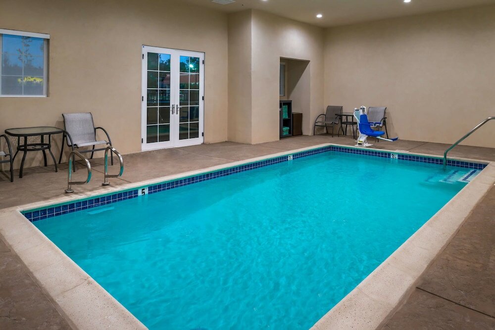 Фото Best Western Plus Temecula Wine Country Hotel &Suites