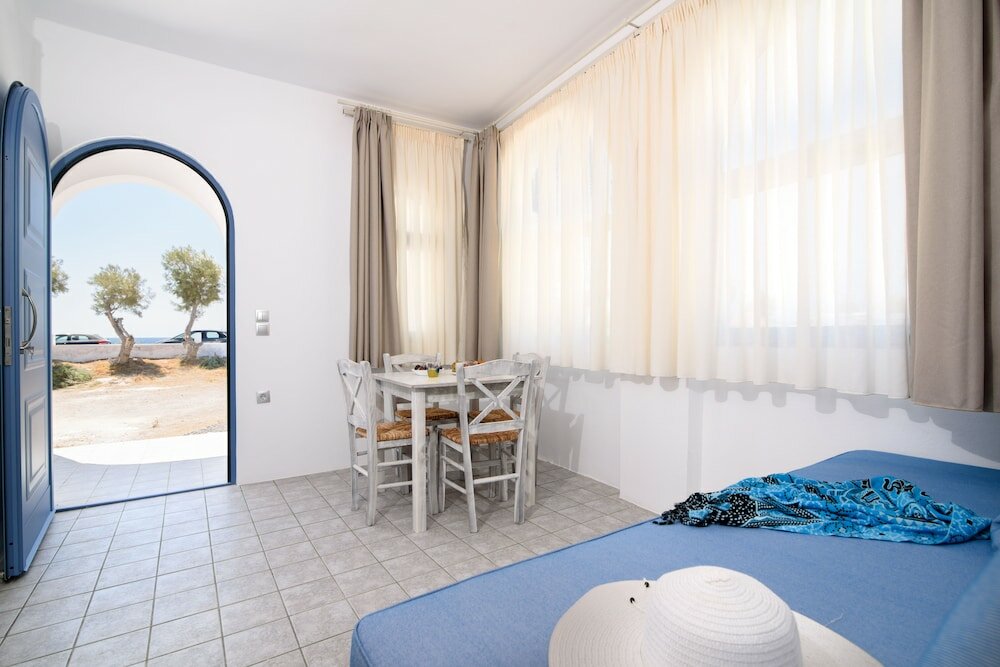 Фото Villa George Santorini