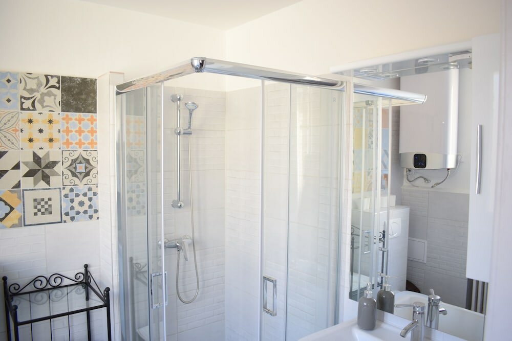 Фото Diamond Astoria 5 sun-lit apartment