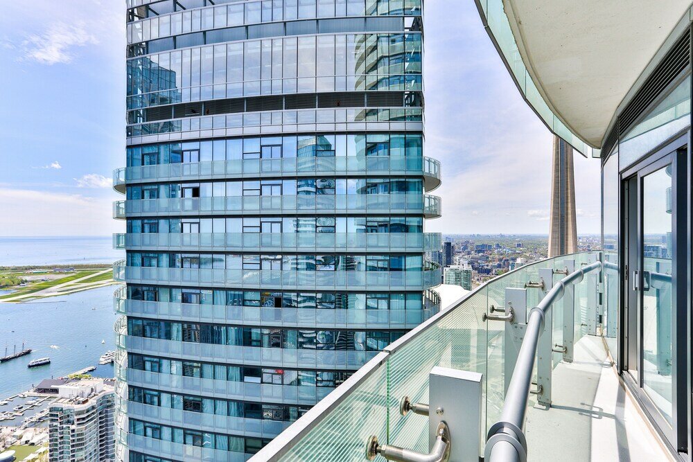 Фото Exquisite 55th Floor 2 Bed 2 Bath Parking