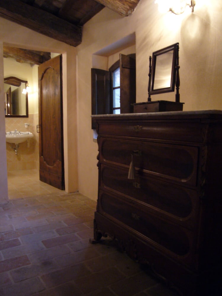 Фото Borgo Storico Cisterna