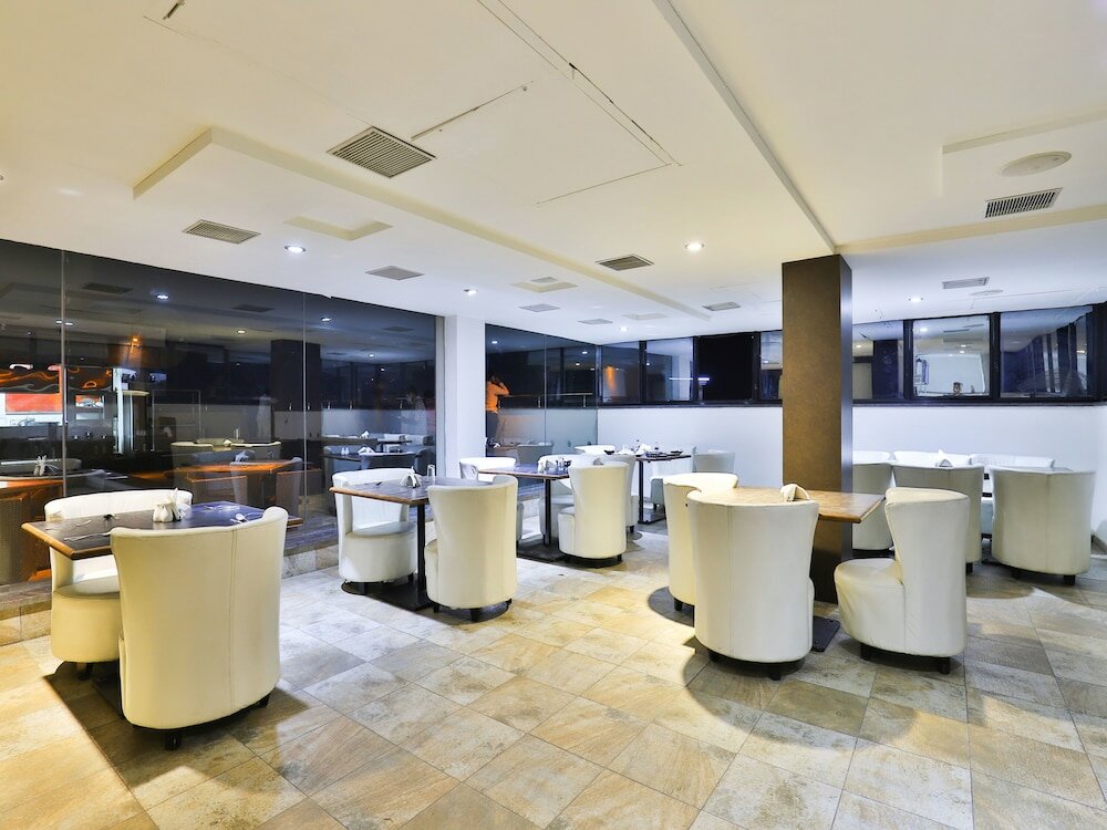 Фото Oyo 13479 Hotel Grand Nakshatra