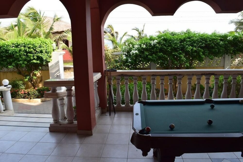 Фото Coconut Pointe Villa & Beach Resort