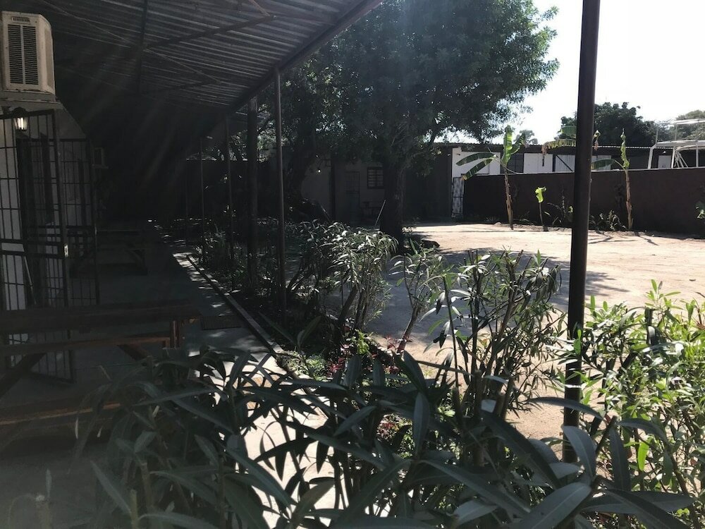 Фото Kololo Bed and Breakfast