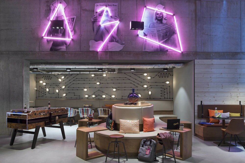 Фото Moxy Frankfurt City Center