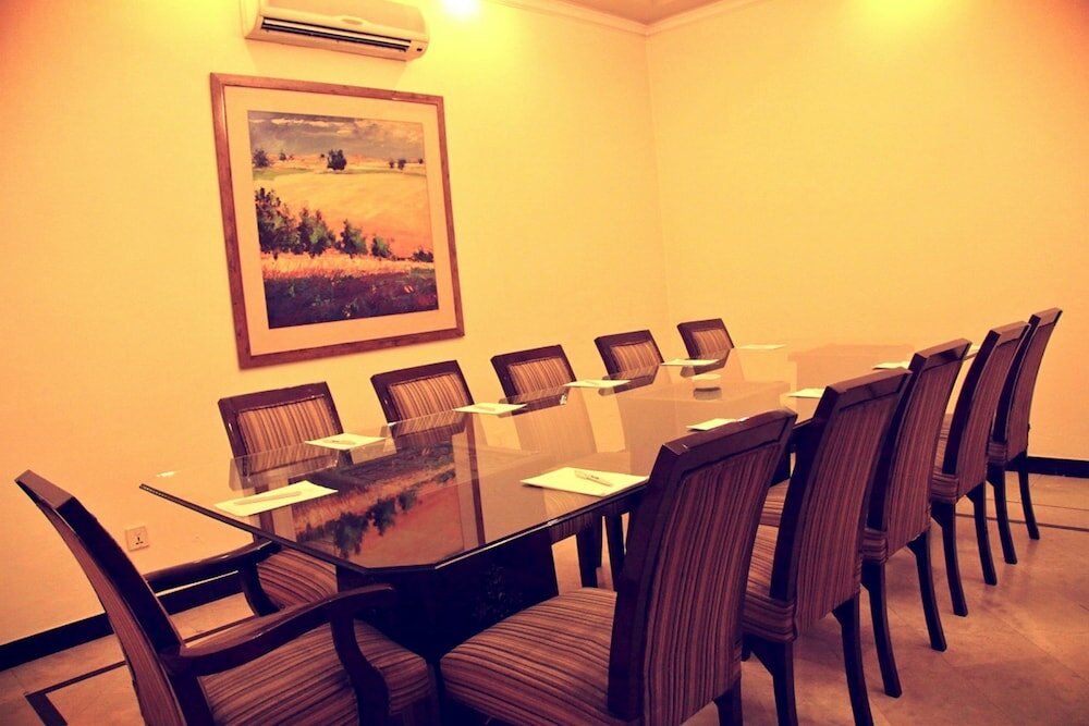 Фото Bravo Suites Hotel