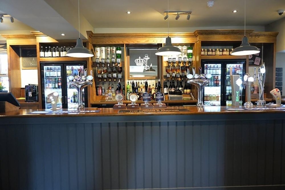 Фото Crown and Anchor