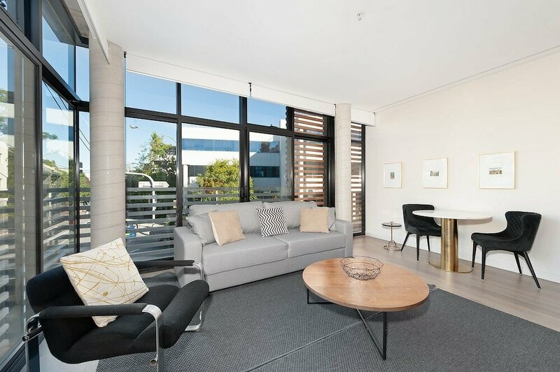 Гостиница Uber Chic Newtown Designer Pad H392