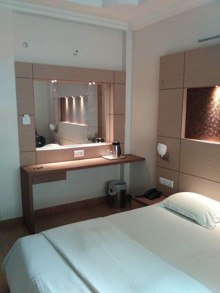 Фото Hotel Sakthi Priya