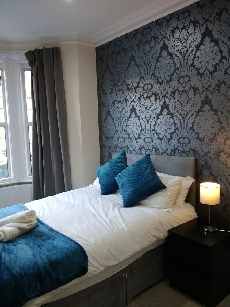 Фото Lyndhurst House