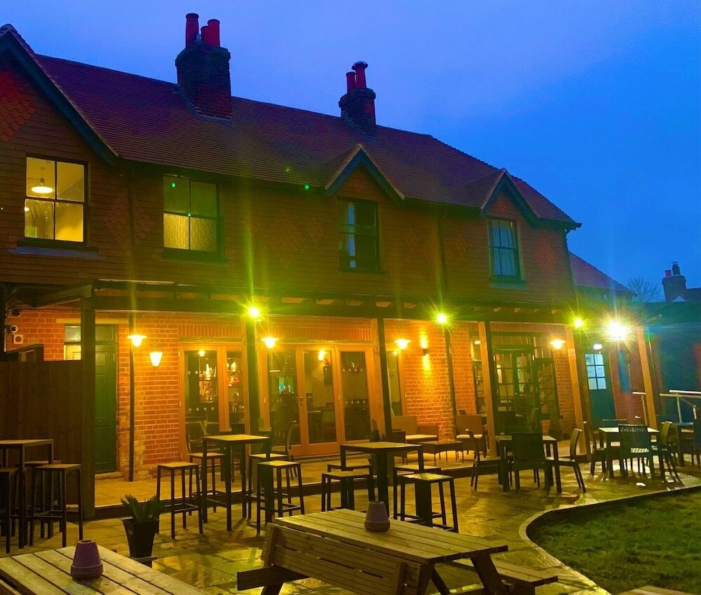 Фото отеля 1