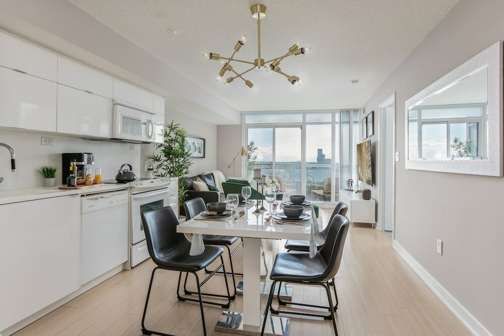 Фото Marvelous Elegant Downtown Apartments