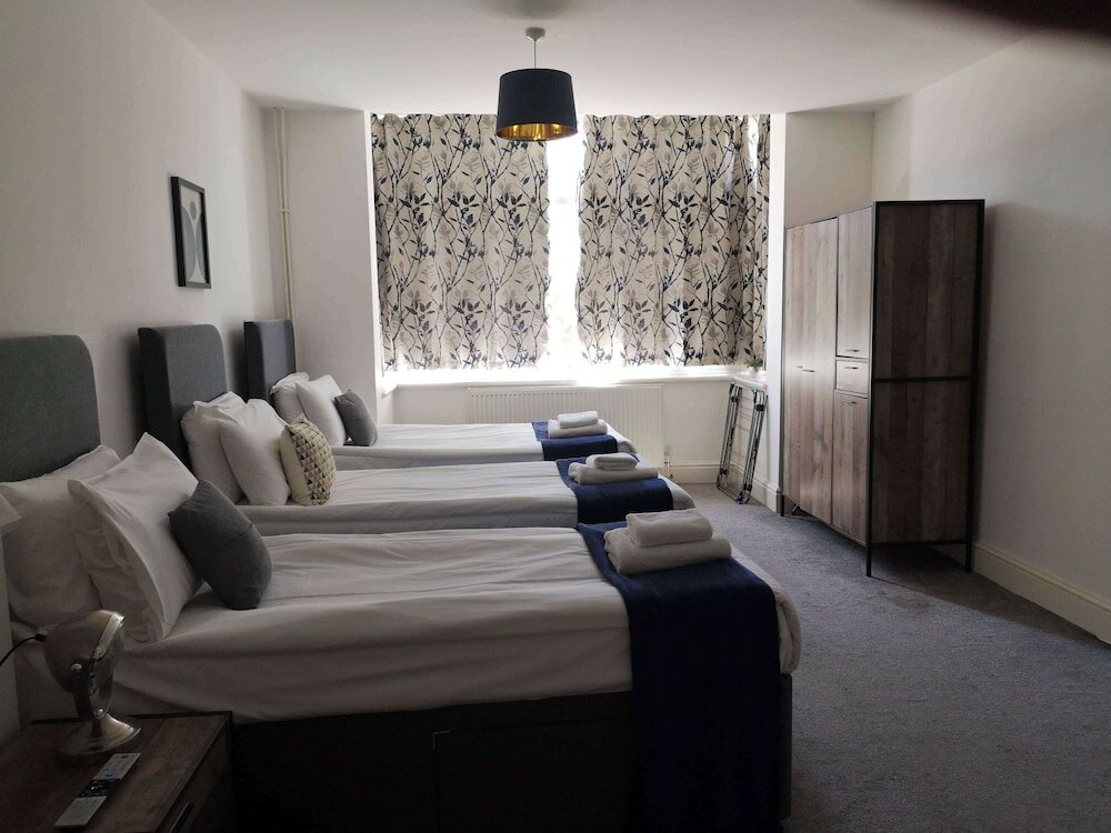 Фото North Cambridge Guesthouse- Paymán Club