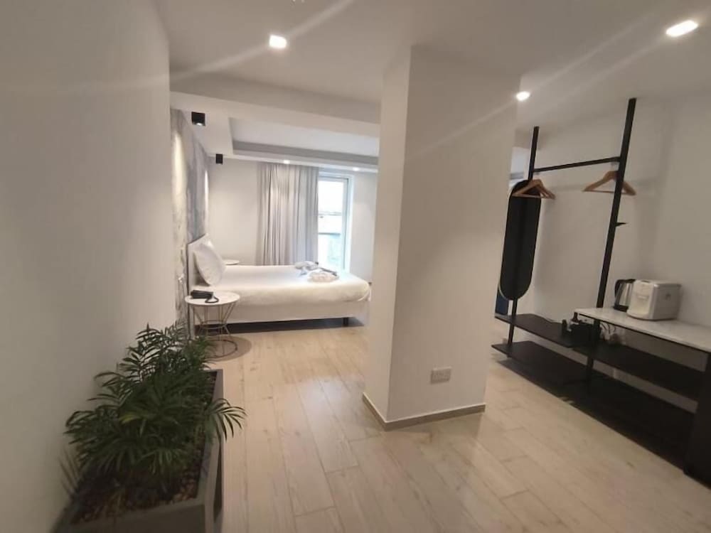 Фото G Hotel by Jl