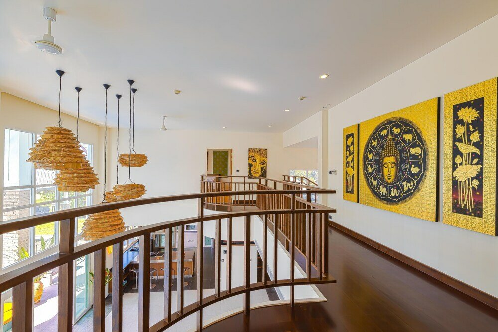 Фото Luxury Mansion 6 Br on Golf Course Jb