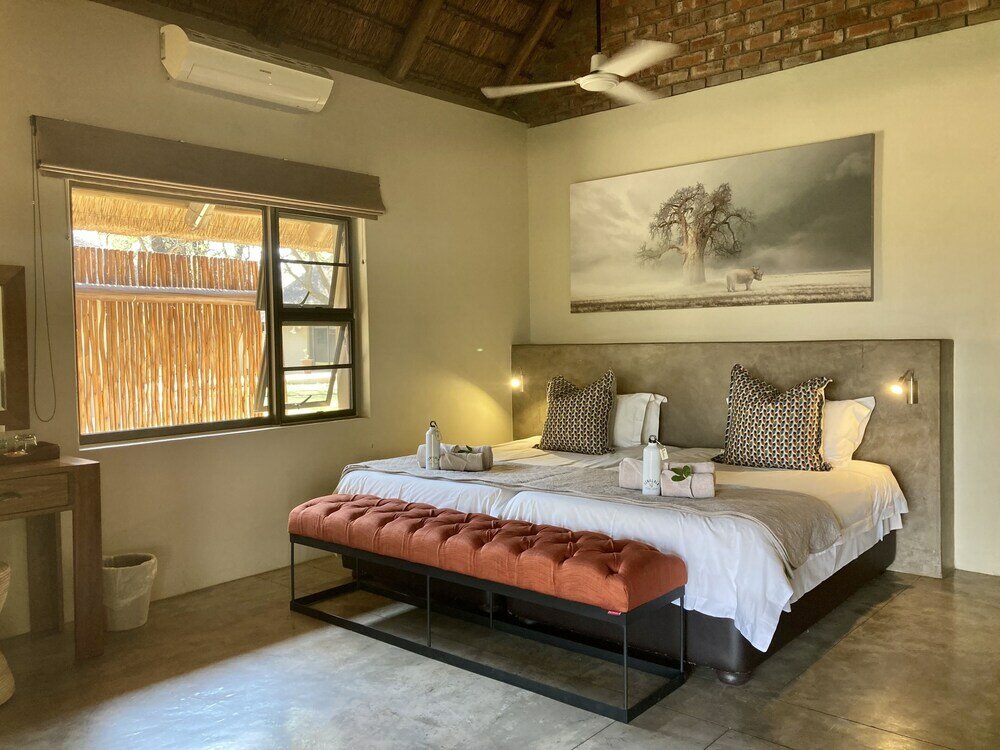 Фото Senalala Safari Lodge