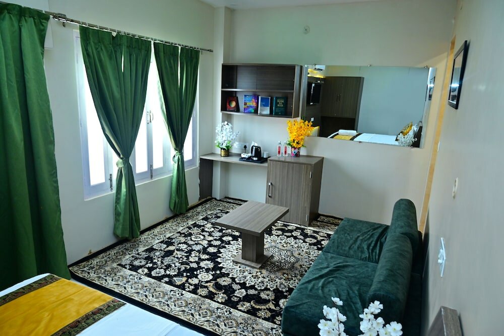 Фото Bluebells Varanasi