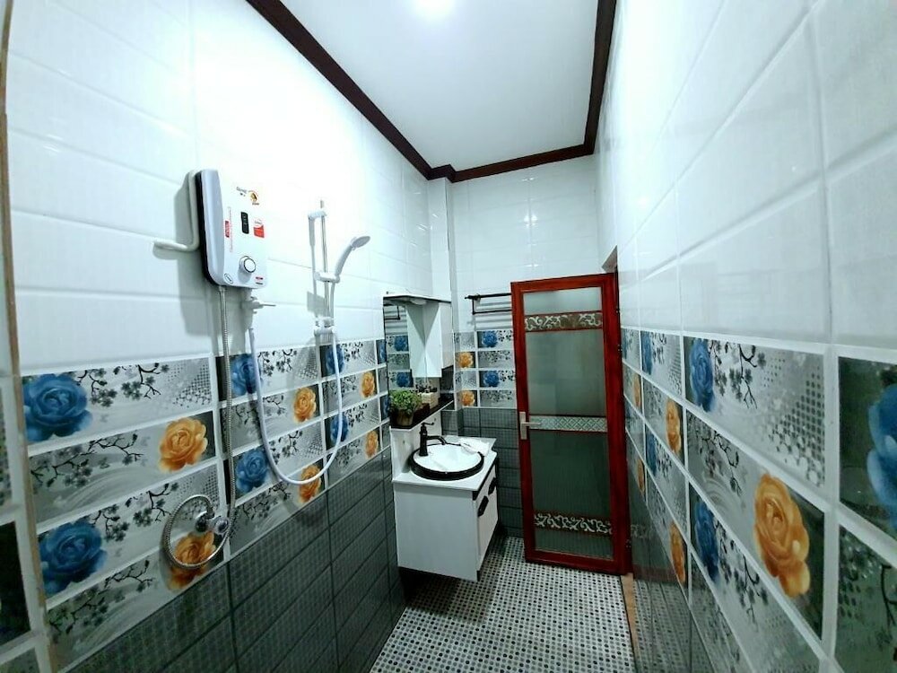 Фото Champion Hotel & Pub