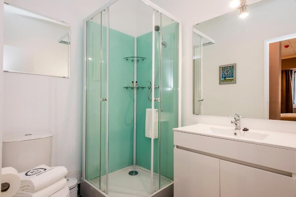 Фото Ph Downtown Suites