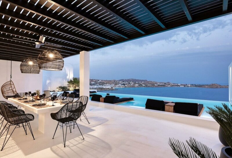 Гостиница Psarou Black Villa 6 bedrooms