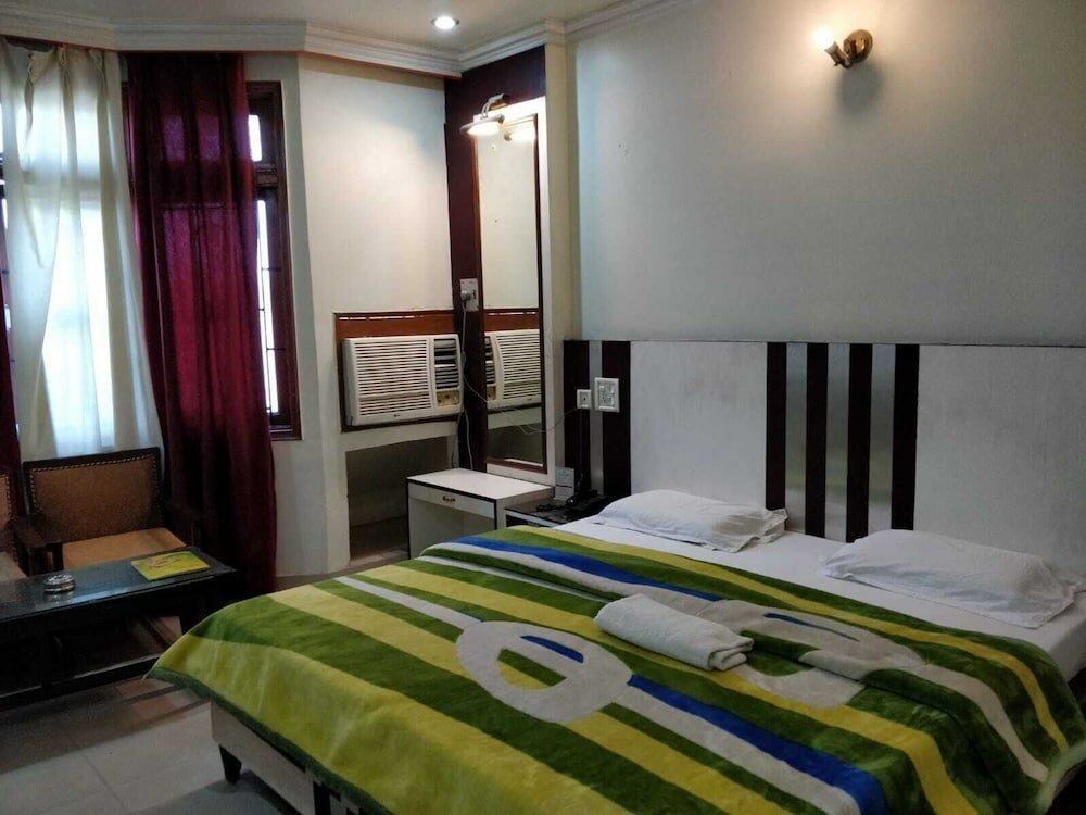 Фото Hotel Yatrik