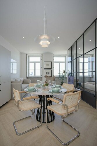 Гостиница Liiiving-Luxury Beachfront Apartment III в Порту