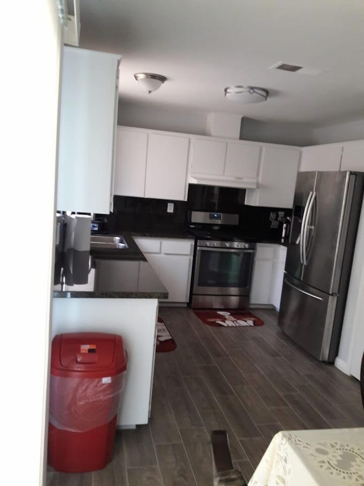 Фото Coalinga Embassy