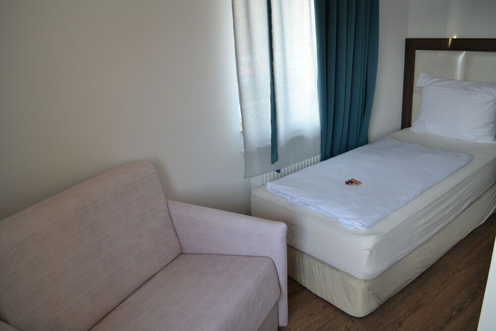 Фото Myrsini Hotel