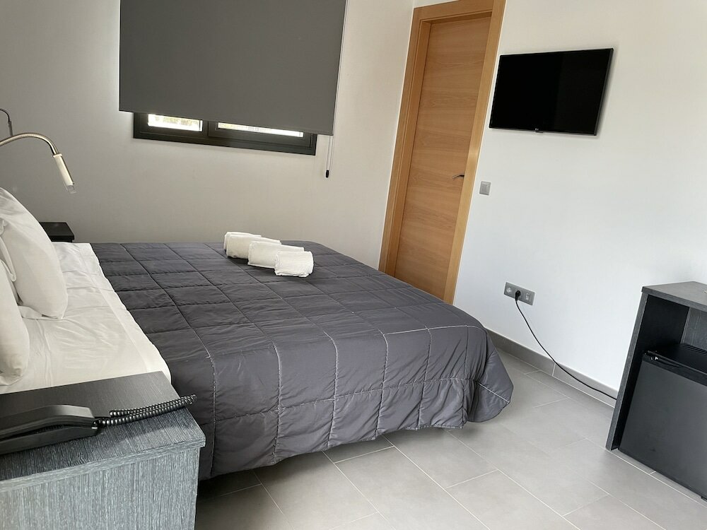 Фото Hotel 6 Bis